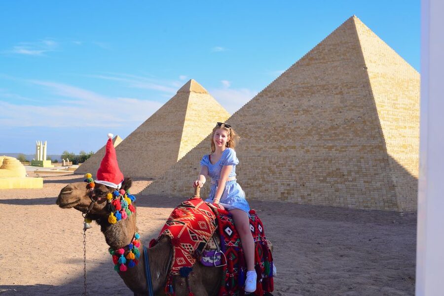 Mini Egypt Private Tour with Transfers & Pedal Boat Ride - Photo opportunities and the gift shop