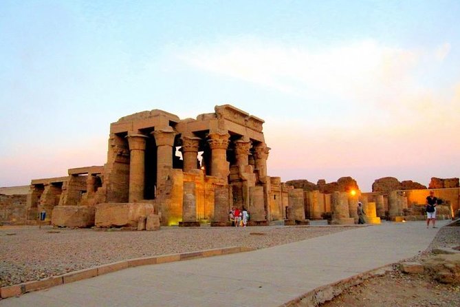 Nile cruise 5 days Private full board accommodation transferred guided tours - The private guide can make or break the trip