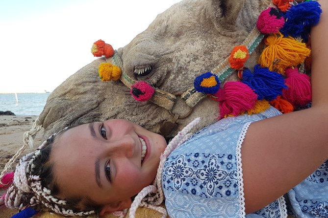 One hour Camel Ride At Amazing Desert With Transfer - Hurghada - Water, tea, and what to bring