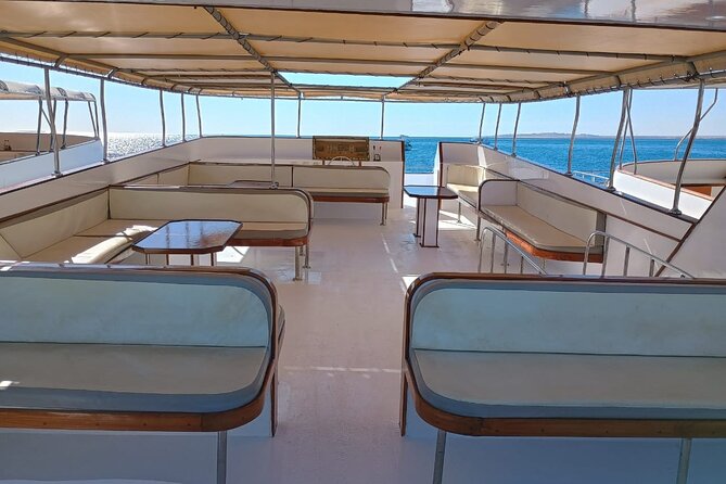 Orange Bay Island Deluxe Snorkeling, Water Sports from Hurghada - Group size, guides, and the one serious complaint