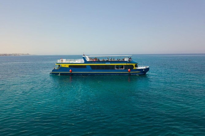 Paradise Catamaran Conquest 2 Hours Semi Submarine & snorkeling - Hurghada - The diver show and the small details below deck