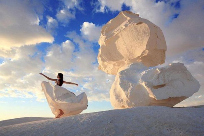 Private 2 Days Jeep Safari to White Desert and Bahariya Oasis - Black Desert and El Hez Village