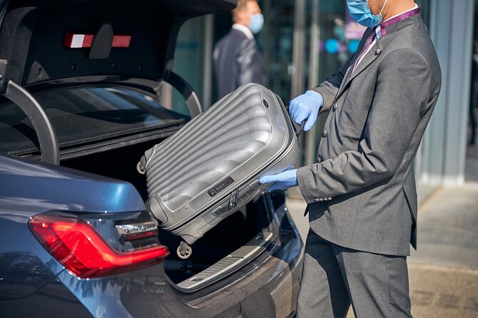 Private Airport Transfer in Cairo - The hotel-to-airport return ride