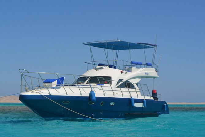 Private Boat to Dolphin House Full day Snorkeling Sea Trip Max 10 Pax - Hurghada - Lunch on the boat, with service that gets noticed