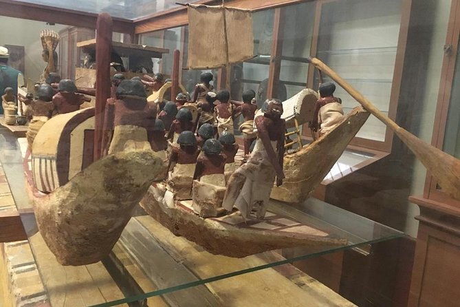 Private Day to Giza Pyramids, Egyptian Museum and camel sunset - Starting at the Giza Plateau