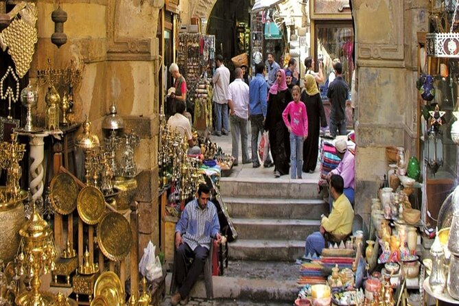 Private Day Tour of Giza Pyramids, Egyptian Museum, and Bazaar" - Two Hours in the Egyptian Museum