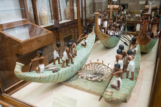 Private day tour to Giza Pyramids, Sphinx Egyptian Museum and Citadel - Khufu, Khafre, and Menkaure up close