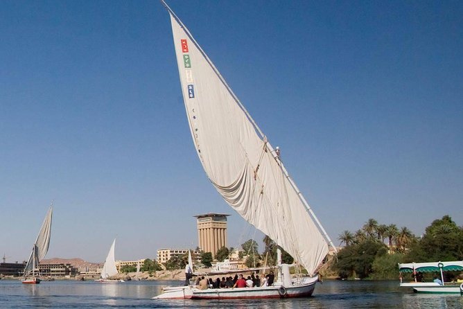Private Egyptian Felucca Ride On The Nile With traditional lunch - Hotel pickup and Cairo traffic