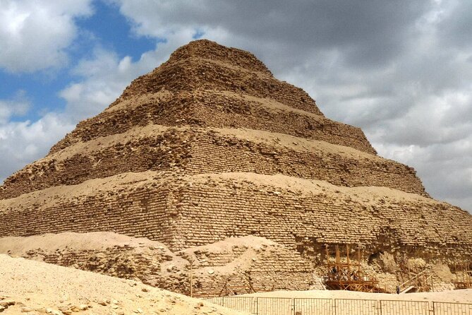 Private Full-Day Tour to Giza Pyramids,Sphinx,Memphis, and Saqqara - Two hours at the Pyramids of Giza