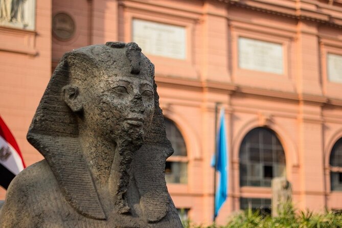 Private Giza Pyramids and Egyptian Museum Tours - Lunch adds a local pause