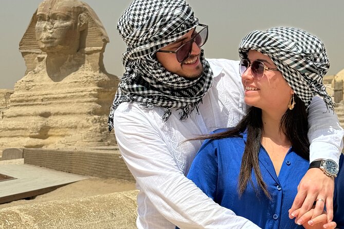 Private Giza Pyramids & Sphinx Day Tour with Lunch from Cairo - Meeting the Great Sphinx