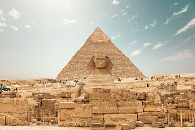 Private Giza Pyramids & Sphinx Day Tour with Lunch from Cairo - The Giza Plateau and panoramic views
