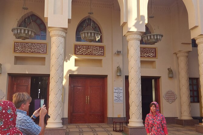 Private Guided City Tour and Shopping Experience in Hurghada - Dahar, Sakkala, markets, and the working city