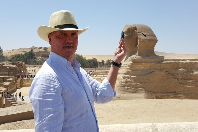 Private guided tour to Giza Pyramids, and Great Sphinx - Khafre and the mystery of the Sphinx