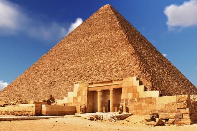 Private Guided Tour to Giza pyramids, Sphinx, Saqqara and Memphis + Lunch - Giza: three pyramids and the first big payoff