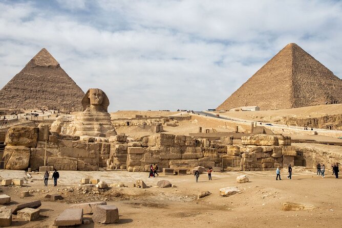 Private Half day Tour of the Pyramids and Sphinx from Cairo - Meeting the Great Sphinx after the pyramids