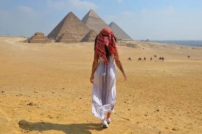 Private: Pyramids & Sphinx Guided Tour With Transfers & Drinks. - One hour beside the Sphinx