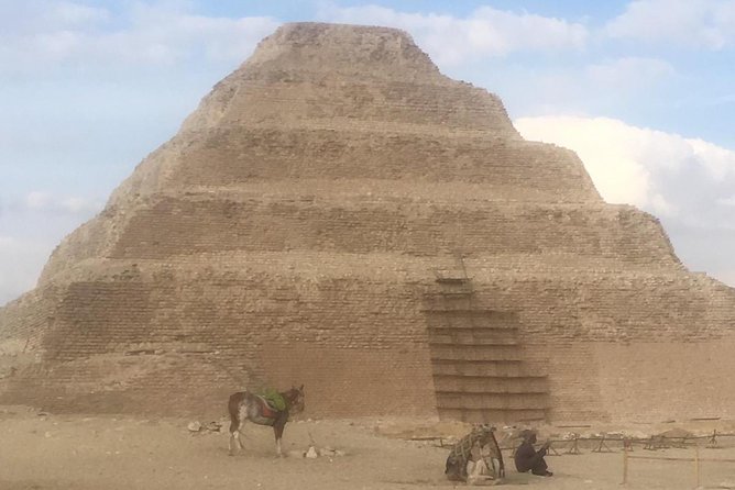 Private Sightseeing tour to Giza pyramids Sakkara & Memphis - A private start from your Cairo or Giza hotel