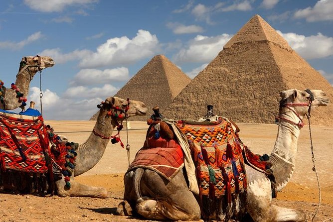 Private Tour: Day Trip to the Pyramids and Sphinx from Cairo - Getting from Cairo to the pyramid plateau