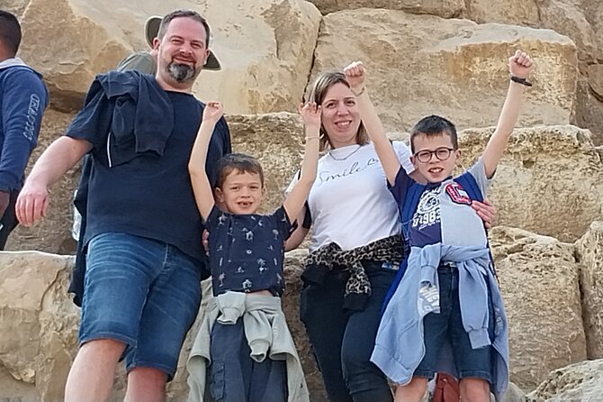 Private Tour: Giza Pyramids & Cairo Museum & Bazaar(All included) - Choosing between the Cairo Museum and Grand Egyptian Museum