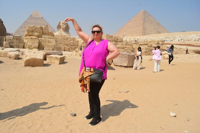 Private Tour: Giza Pyramids, Museum, Bazaar & Lunch Included - Lunch with Egyptian staples