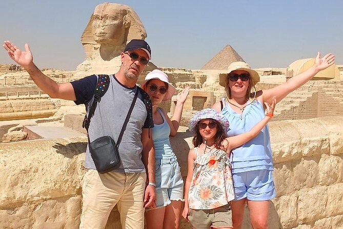 Private Tour: Giza Pyramids, Museum, Bazaar & Lunch Included - One hour in Khan El-Khalili Bazaar