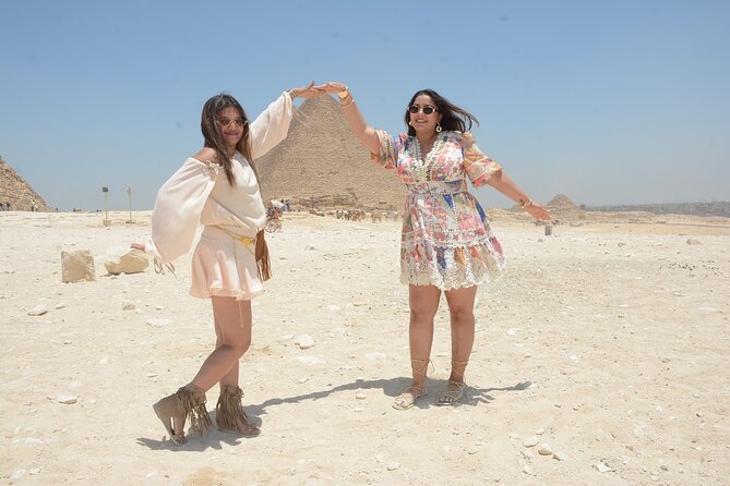 Private Tour: Giza Pyramids, Museum, Bazaar & Lunch Included - Three hours among the Pyramids of Giza