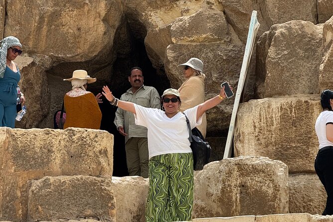 Private tour Giza Pyramids ,sphinx & camel ride all included - Panoramic views and the photo advantage