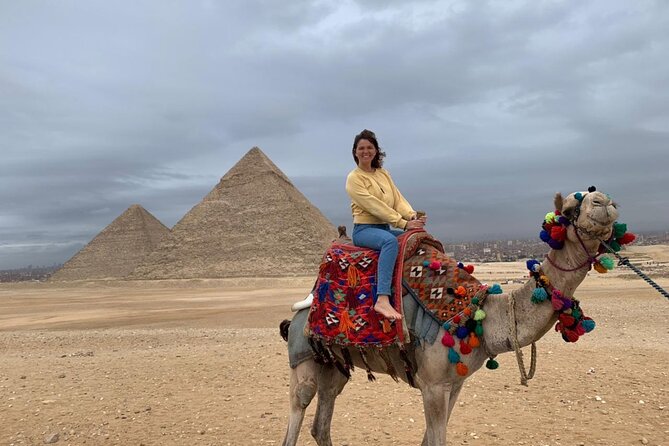 Private Tour in Giza Pyramids with Pick Up - Khufu: meeting the Great Pyramid up close