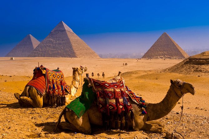 Private Tour Pyramids of Giza and Sphinx from Giza - Khafre’s Pyramid and the middle monument