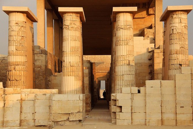 Private Tour: Pyramids of Giza Memphis Saqqara with Lunch - What the private guide adds