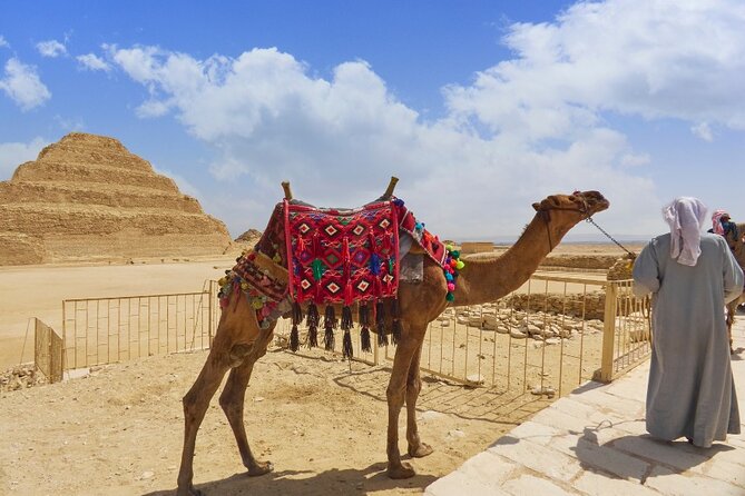 Private Tour to Giza Pyramids and Great Sphinx with Camel Ride - Great Pyramid of Giza: the heavyweight first stop