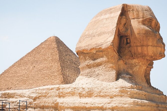 Private Tour to Giza Pyramids,Sphinx,Egyptian Museum&local lunch - Starting at Giza and finding the best pyramid view