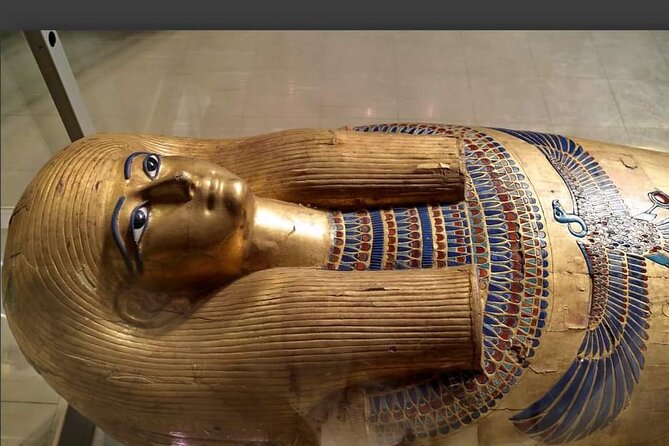 Private Tour to Giza Pyramids,Sphinx,Egyptian Museum&local lunch - The Sphinx and the Valley Temple
