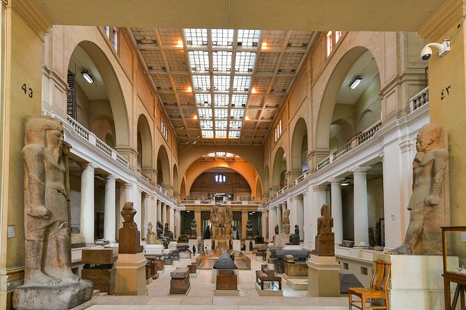 Private Tour to Giza Pyramids,Sphinx,Egyptian Museum&local lunch - Lunch with falafel or koshary