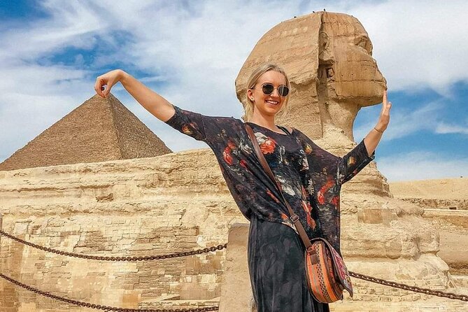 Private Tour to Giza Pyramids,Sphinx,Egyptian Museum&local lunch - Seeing Khufu, the last surviving ancient wonder