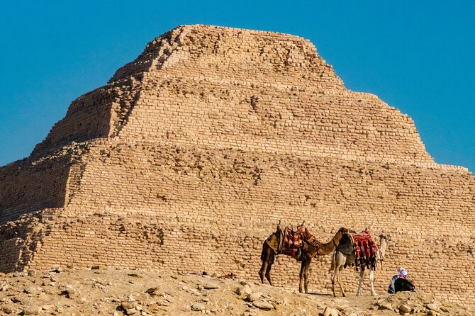 Private Tour to Giza Pyramids Sphinx Memphis and Saqqara - Lunch is practical, not just a break