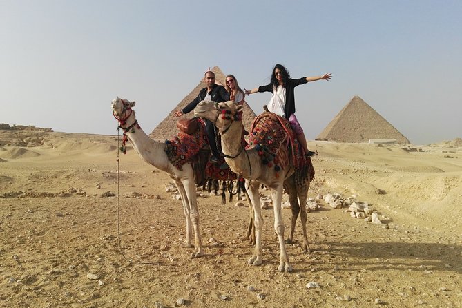 Private Tour to Giza Pyramids, Sphinx with Camel Ride and Lunch - Why a private visit helps at Giza
