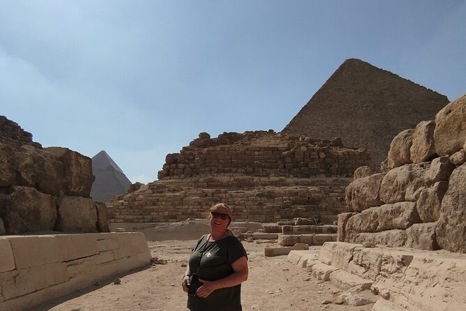 Private Tour To The Great Pyramids and Sphinx with lunch - Meeting the Great Sphinx
