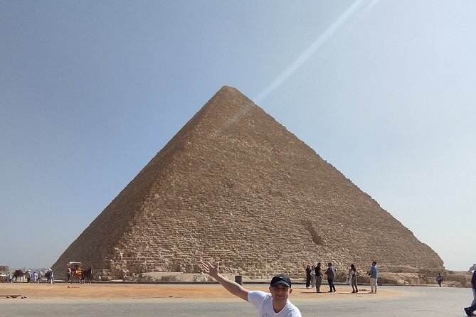Private Tour To The Great Pyramids and Sphinx with lunch - The Giza Plateau and its three pyramids