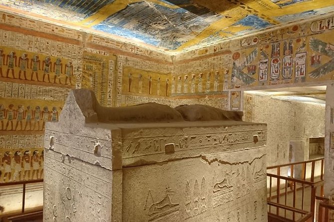 Private tour Valley of the Kings and King Tutankhamun Tomb - The Colossi of Memnon and the final West Bank stop