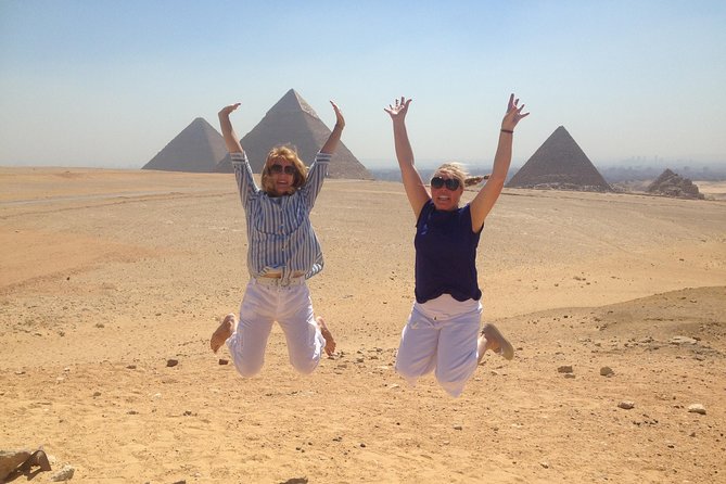 Privet Tour to Pyramids of Giza, Sphinx & Memphis and Saqqara - Starting at Giza with the three great pyramids