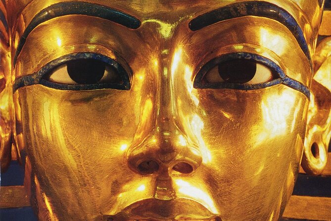 Pyramids of Giza and National Museum Private Day Tour - Reaching the Pyramids of Giza