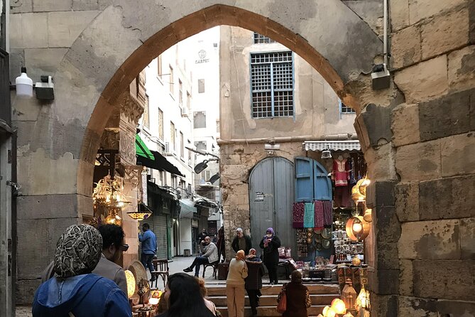 Pyramids, Sphinx, Egyptian Museum And khan El Khalili Day Tour - What the private format adds