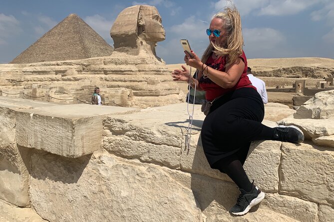 Pyramids tour to Giza, Sakkara and Dahshur - Giza and the three royal pyramids
