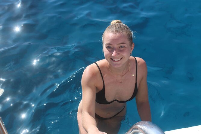 Ras Mohamed & White Island luxury Yacht Trip Sharm el Sheikh - Lunch, drinks, and the onboard rhythm