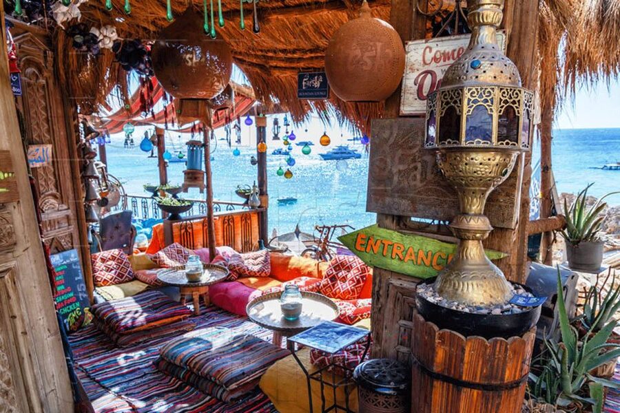 Sharm El-Sheikh: Cafe & restaurant - Farsha or New Panorama - The seating and crowd question