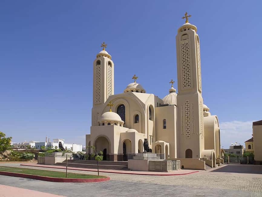Sharm El-Sheikh: City Tour with Optional Seafood Meal - Guides, vehicles, and the family experience