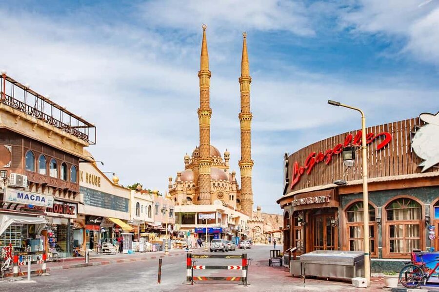 Sharm El-Sheikh: City Tour with Optional Seafood Meal - El Sahaba Mosque and the Old Market setting