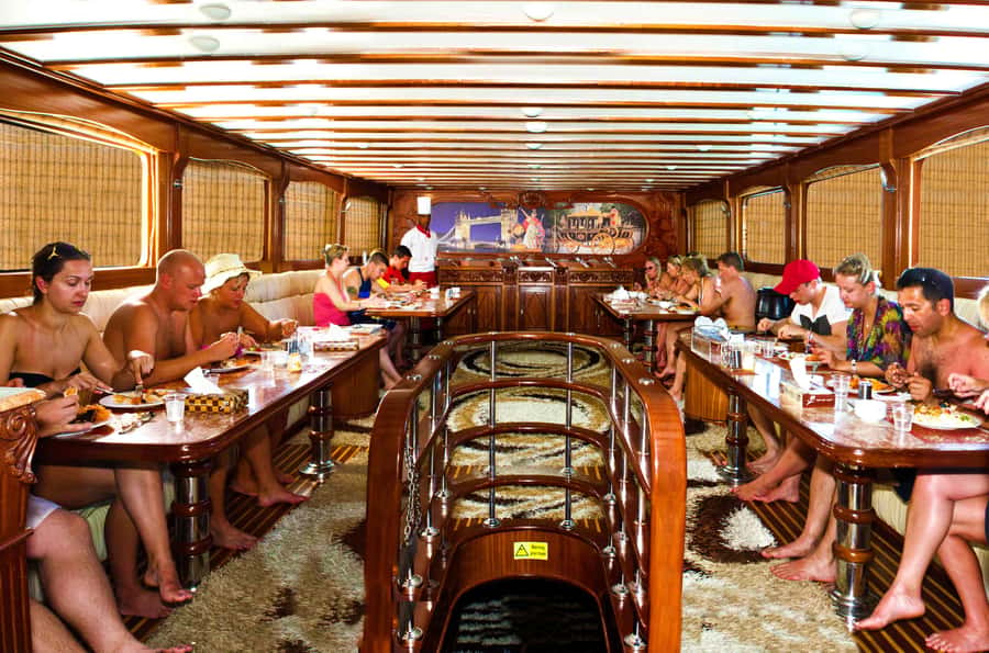 Sharm El-Sheikh: Luxury Ras Mohammed & White Island Cruise - Second reef stop and the choice of extra activities